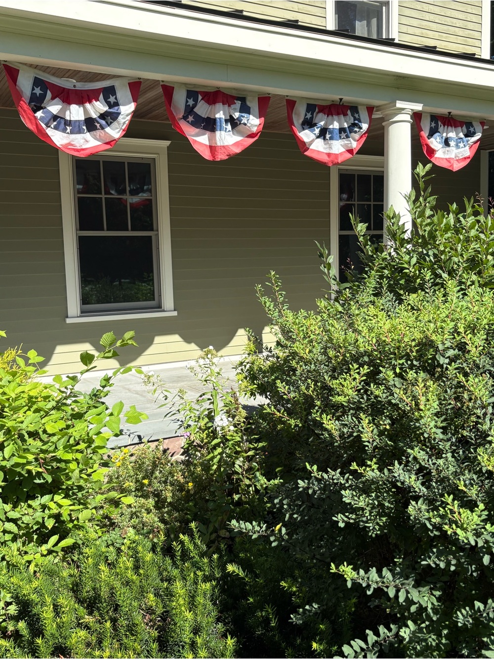 10 American Flag Pleated Fan Buntings – 1.5’ x 3’